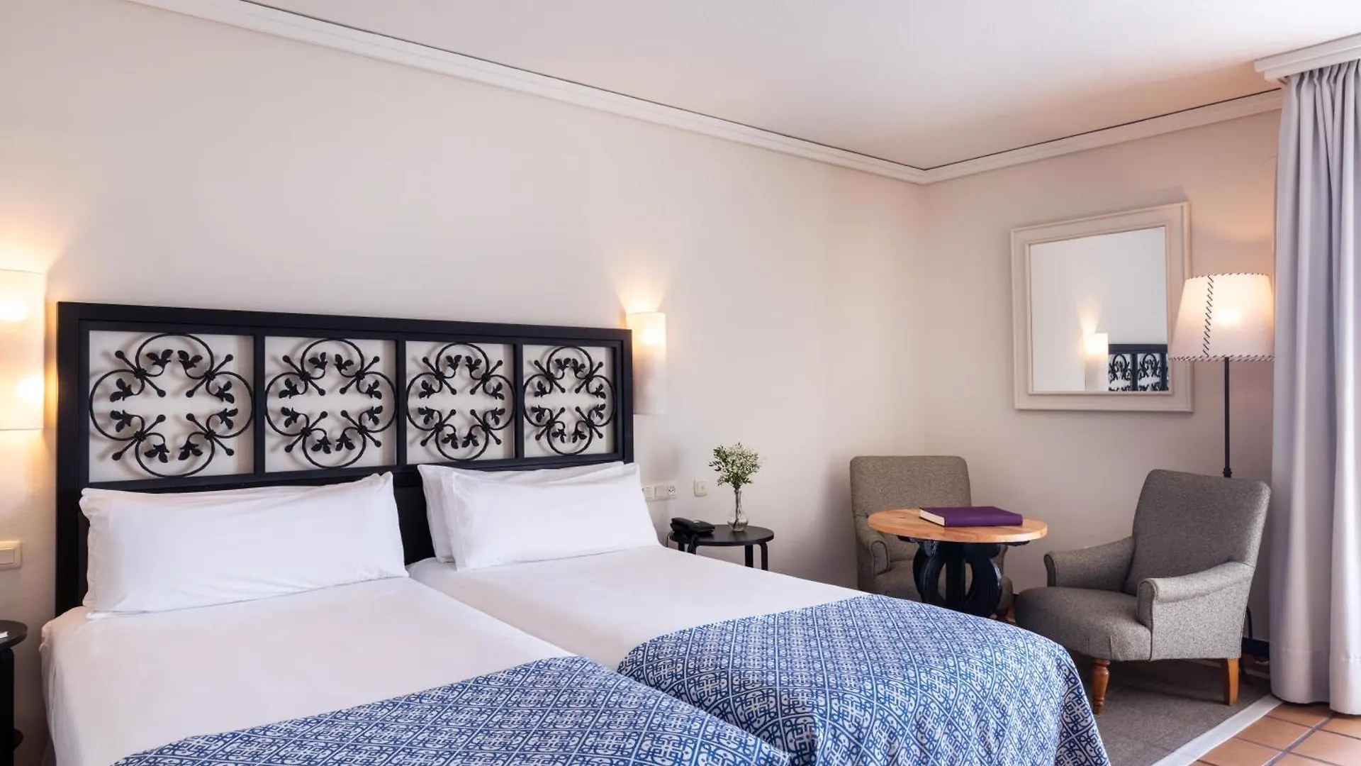 Parador De Malaga Gibralfaro 4*,